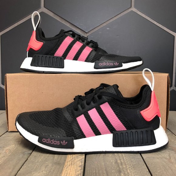 adidas nmd r1 black pink